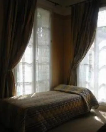 Hotel Le Relais De Poste Centre Historique 2*